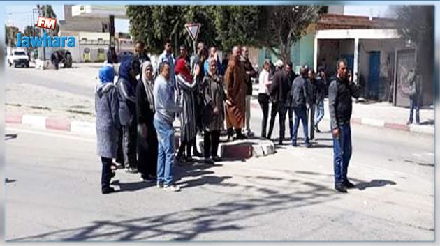 القصرين الشمالية: احتجاج عشرات المواطنين أمام مقرّ معتمدية