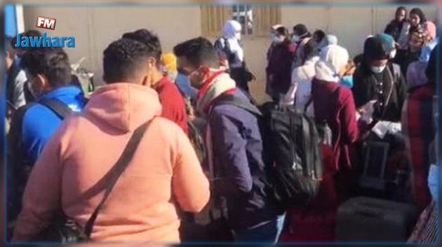 إجلاء حوالي 200 مواطن تونسي من العالقين بالأراضي الليبية مساء اليوم 