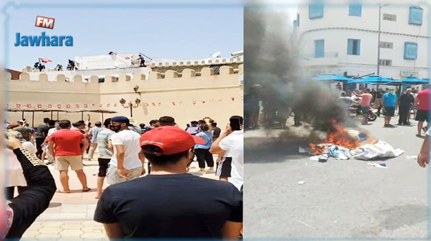 القيروان : حرق لافتة مقر النهضة