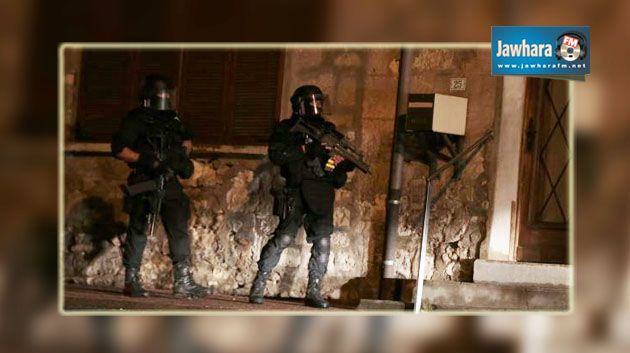 فرنسا: احتجاز رهينة في بلدة قرب باريس