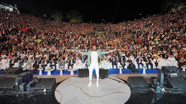 تامر حسني: 'حفلة تونس من أجمل حفلات حياتي.. مليون شكرًا' (صور)