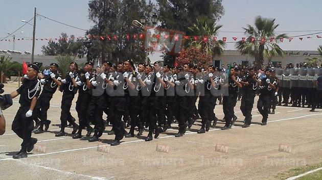  وزير الداخلية يشرف على حفل تخرج حفاظ الأمن بالقيروان (صور) 