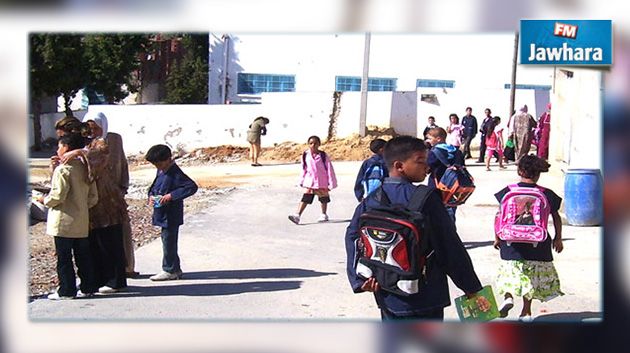 قبلي : تلاميذ يجمعون تبرعات لاصلاح مركز حرس تعرض للتخريب