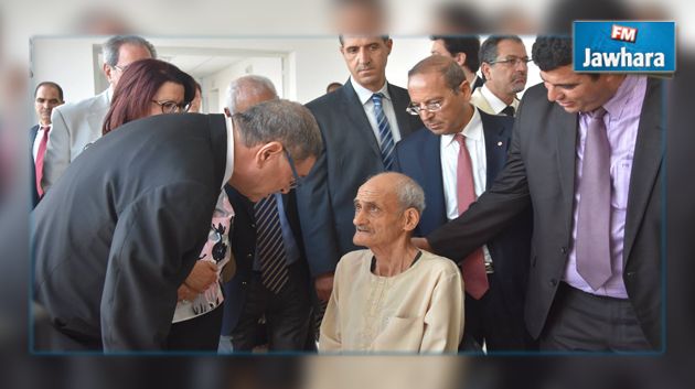 رئيس الحكومة يفتتح دار الصادق ادريس لرعاية المسنين بقمرت