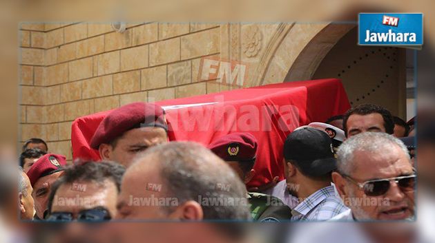جنازة مهيبة للعميد فتحي بيوض