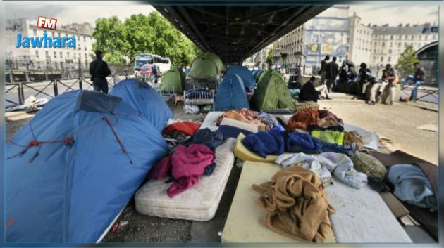 فرنسا تعرض 2500 أورو على كل مهاجر مقابل عودته إلى بلده
