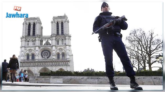 باريس : الشرطة تطلق النار على شخص حاول مهاجمة أمني بمطرقة