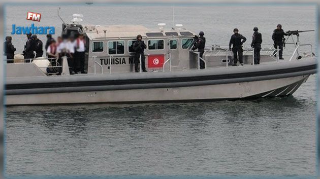 وزارة الدفاع : وحدة تابعة لجيش البحر تتمكن من انقاذ 12 مهاجرا غير شرعي 