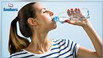 خبراء صحة يحذرون : المبالغة في شرب المياه يؤدي إلى الموت