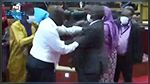 عراك وتشابك بالأيدي في البرلمان الأفريقي (فيديو) 