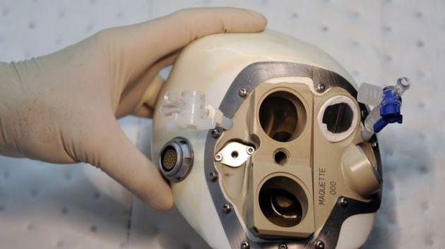 Un premier cœur artificiel implanté 