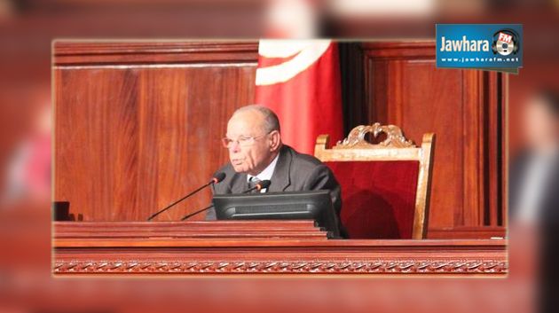 Le doyen d'âge de l'assemblée, Ali Ben Salem, préside la séance inaugurale