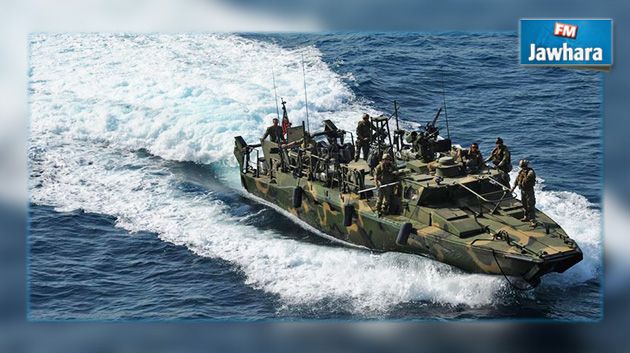 L'Iran appréhende deux navires de la Marine américaine et arrête 10 marins armés