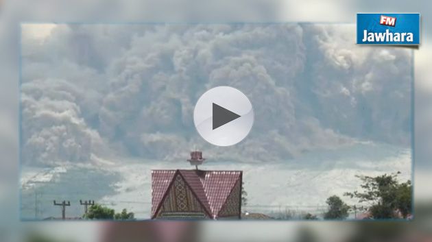 Indonésie : Le volcan Sinabung entre en éruption