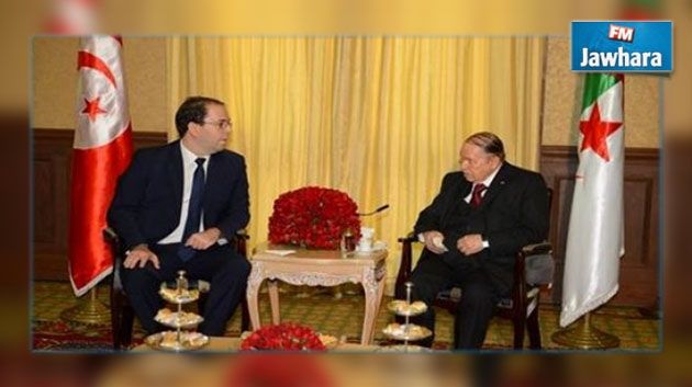 La coopération sécuritaire et militaire au centre de la réunion de Chahed avec Bouteflika