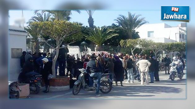 Gel des augmentations salariales : Des manifestations à Nabeul et Siliana