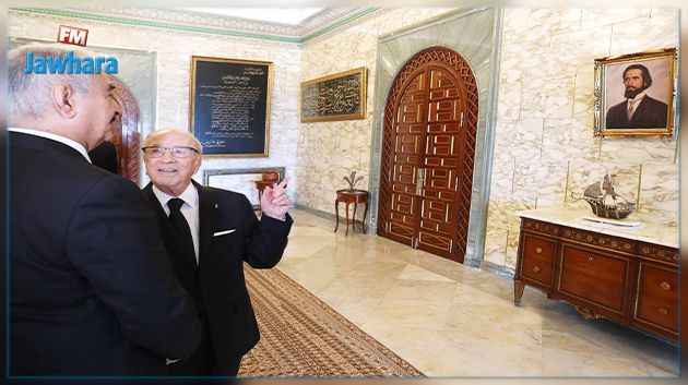 Le président de la république reçoit Khalifa Haftar