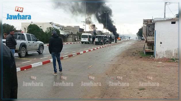 Des manifestants bloquent la route reliant Bizerte et Menzel Bourguiba