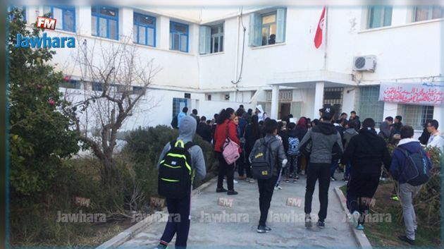 Des élèves manifestent contre le boycott des examens à Mahdia