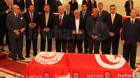 La Kasbah: des figures politiques en visite au tombe de Farhat Hached