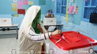 Knayes : Le jour de son mariage, une mariée accomplit son devoir électoral
