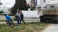 La municipalité de Sousse dépêche du renfort au couple russe à pied pour nettoyer leur quartier