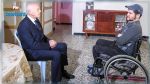 Kaïs Saïed rend visite à l'un des blessés de la révolution 