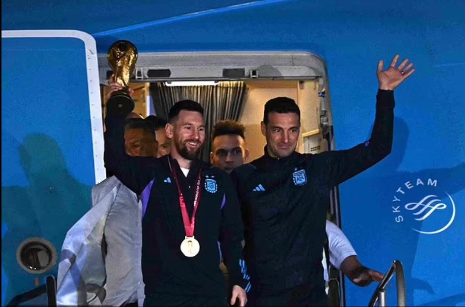 80947-ميسي-يعود-للأرجنتين.jpg