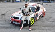 Nassim, trophée et véhicule.JPG