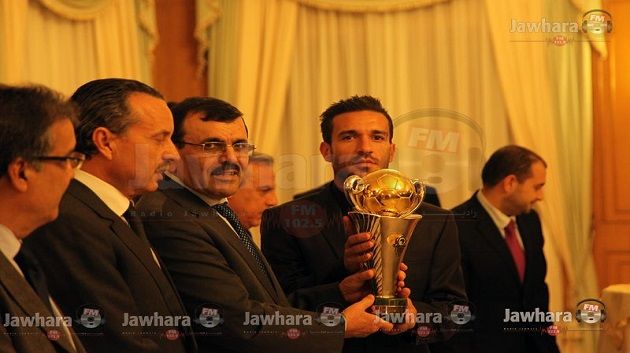 علي العريض يكرم النادي الصفاقسي اثر تتويجه بكأس الكاف للمرة الرابعة