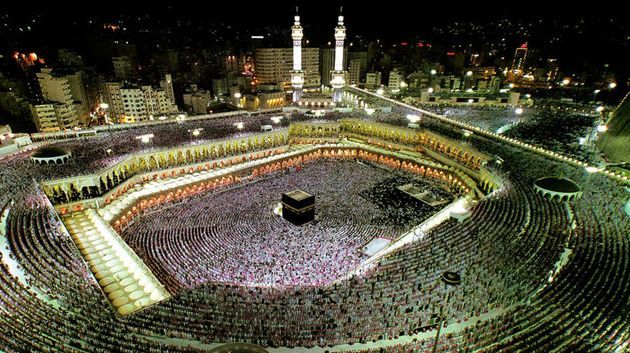 مستشار وزير الشؤون الدينية : تراجع منتظر في أسعار العمرة 