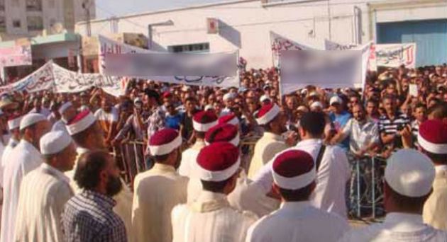 أئمة يطالبون بالتنصيص على المقدّسات الإسلامية في الدستور