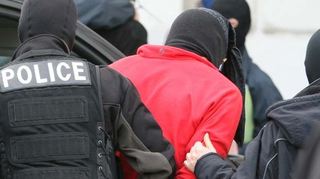 سوسة : القبض على مسلّح أجنبي و الكشف عن شبكة دعارة