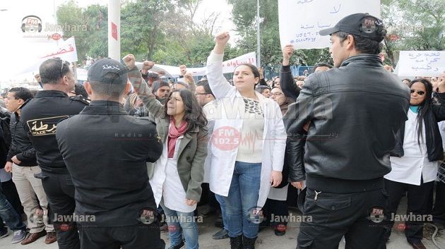 الأطباء في وقفة احتجاجية 