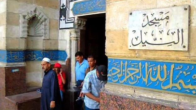 مصر توحّد خطبة الجمعة في جميع المساجد 