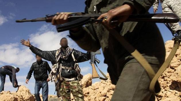 مسؤول ليبي يتّهم  السلطات التونسية بالتخاذل في منع ولوج السلاح الليبي إلى حدودها