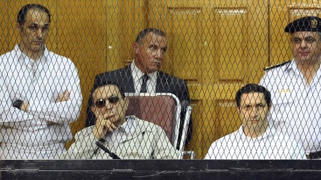 مصر:  حسني مبارك ينفي استيلاءه على المال العام
