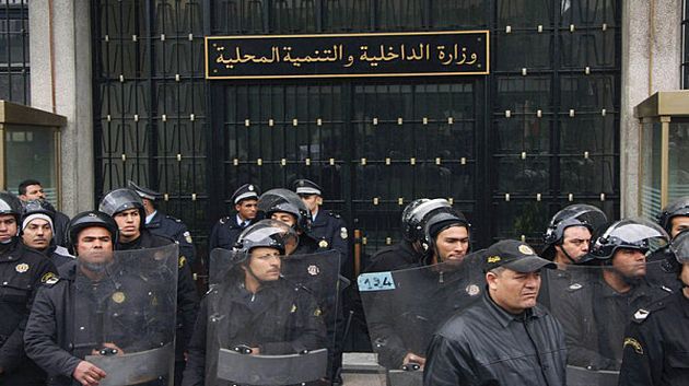وزارة الداخلية تنفي العثور على قنبلة قرب ثكنة وحدات التدخل بصفاقس