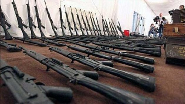 الجزائر : تفكيك شبكة دولية لتهريب السلاح تضم تونسيين