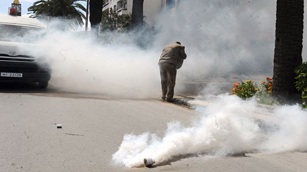 القيروان : الأمن يستعمل الغاز لتفريق محتجين على مقتل شخص في مطاردة أمنية