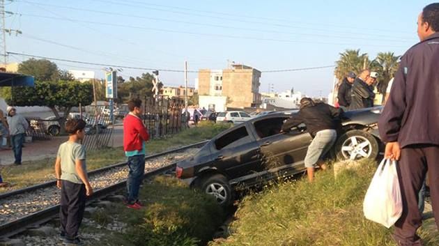 سوسة: يترك صديقته داخل سيارة على سكة القطار ويلوذ بالفرار تفاديا لدورية أمن