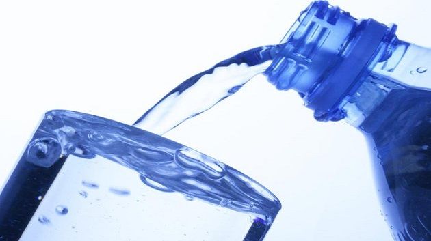 التونسي يقترب من قائمة كبار المستهلكين للمياه المعلبة في العالم