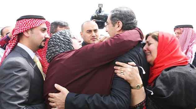 (بالصور السفير الاردني فواز العيطان يصل إلى بلاده (صور من وكالة الأنباء الأردنية