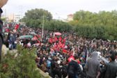 سليانة : توافد حشود من الأهالي على مقر الاتحاد الجهوي للشغل