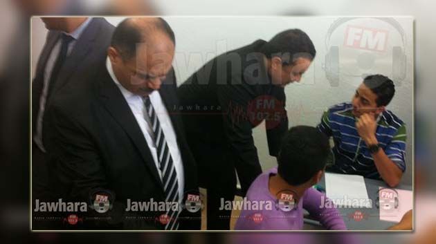 مهدي جمعة يأخذه الحنين للمعهد الذي درس فيه في طفولته
