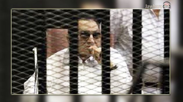  مصر : استئناف محاكمة حسني مبارك ونجليه