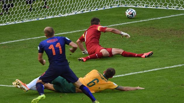 مونديال البرازيل : هولندا تحقق الإنتصار الثاني على حساب استراليا 