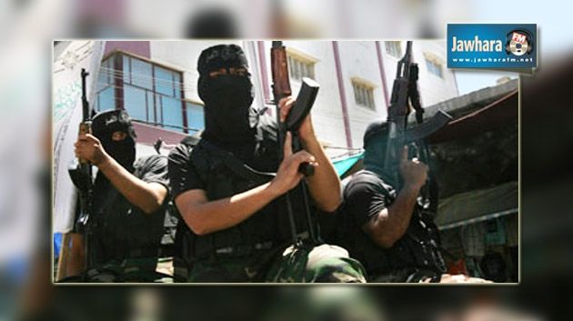مواجهات مسلحة حول مطار طرابلس وتعليق للرحلات