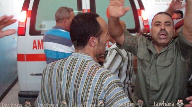 صور : وصول مصابي الجيش الوطني إلى مستشفى الكاف