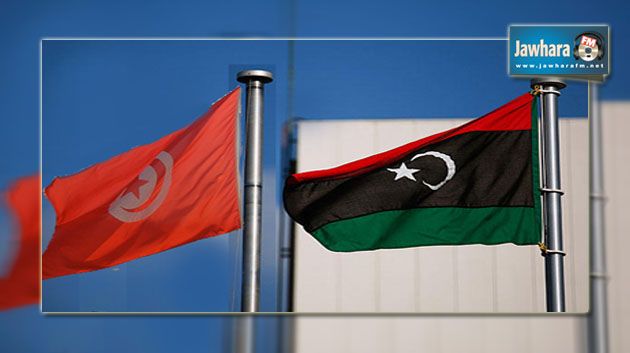 معبرا الذهيبة ورأس الجدير : تواصل تدفق العائلات والمصابين والديبلوماسيين نحو تونس